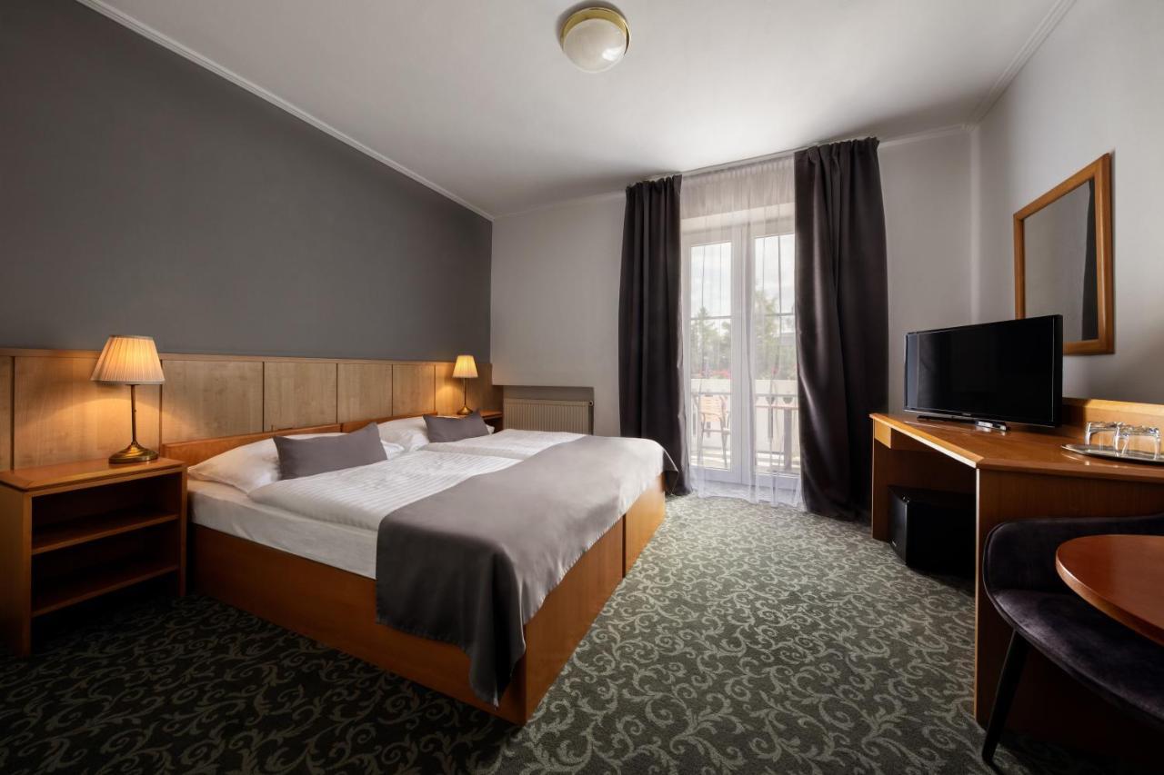 Prague Hotel Carl Inn Restaurant & Free Parking Exteriér fotografie